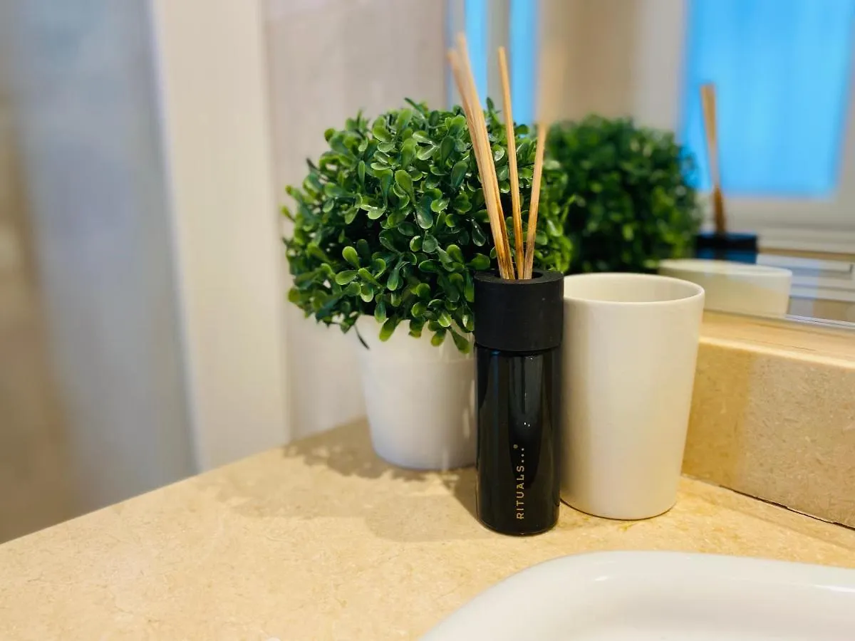 D9 Espectacular Y Moderno Apartamento En Primera Linea - Estepona - Sinfonia Del Mar 0*,  Španělsko